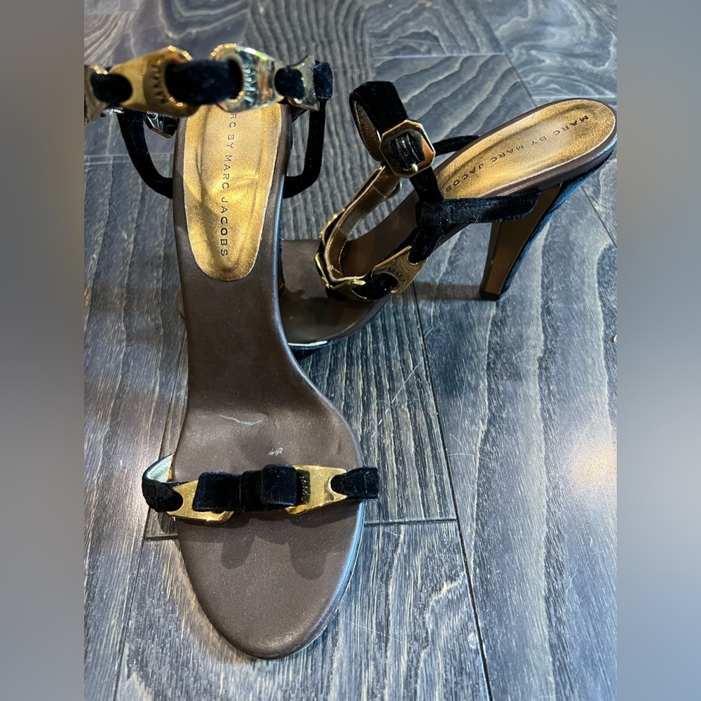 Marc by Marc Jacobs velvet and metal embellished sandals. Lightly worn size 39